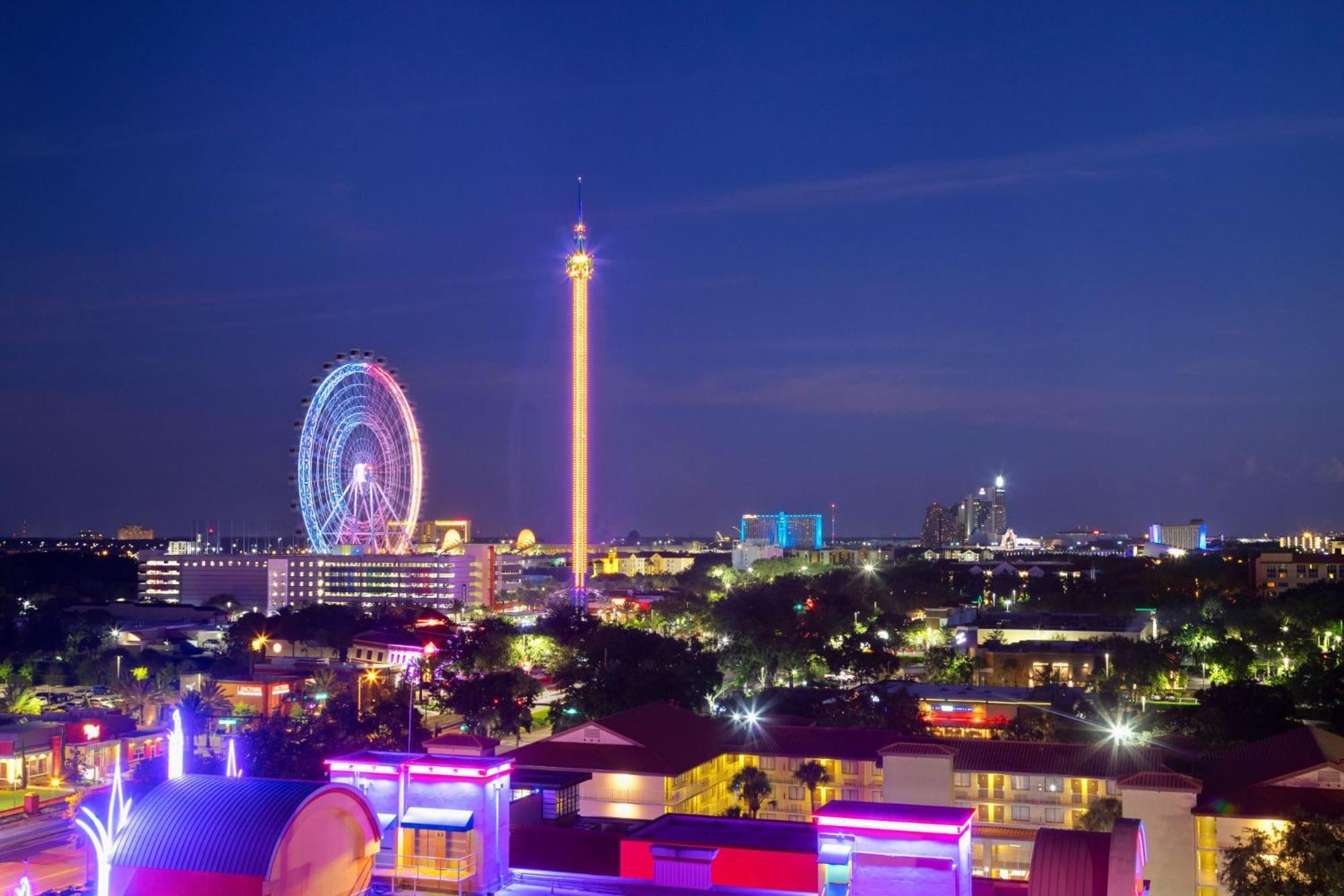 The Point Hotel & Suites Universal Orlando Extérieur photo