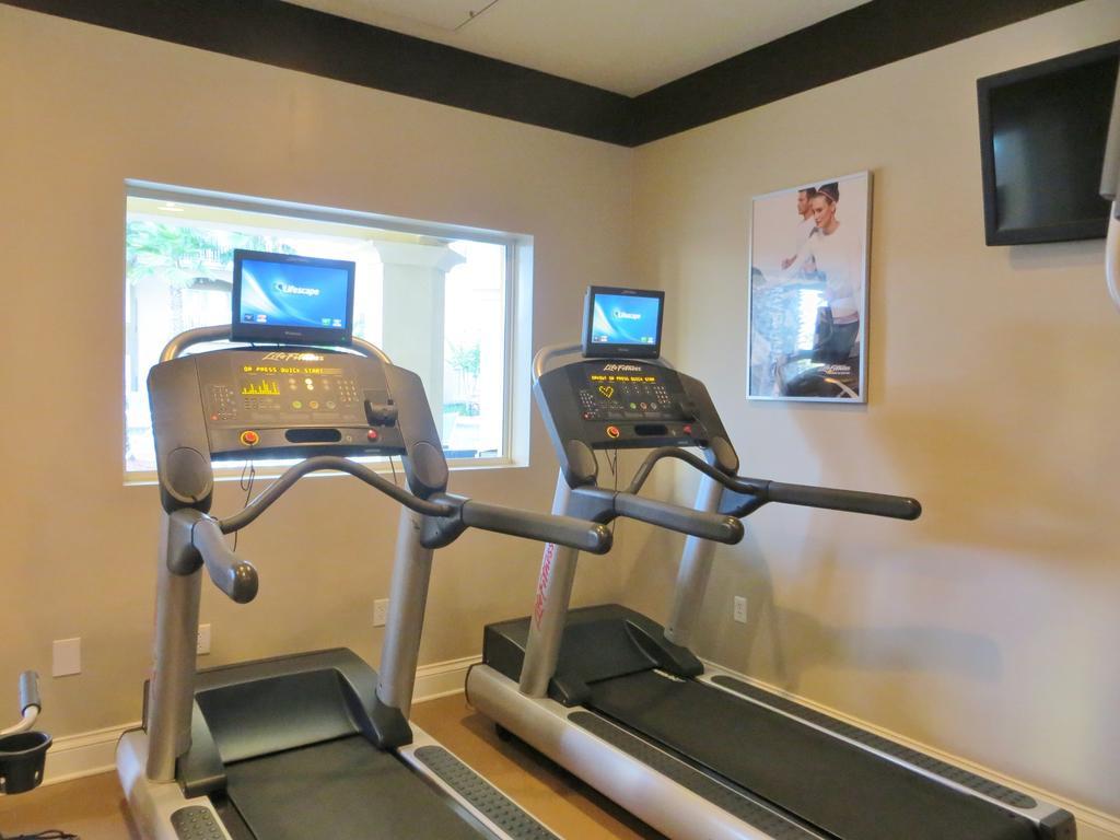 The Point Hotel & Suites Universal Orlando Extérieur photo