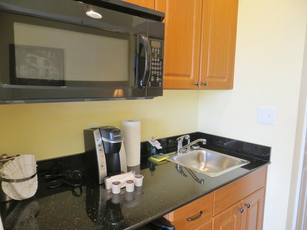 The Point Hotel & Suites Universal Orlando Extérieur photo